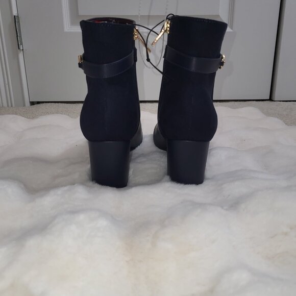 Tommy Hilfiger Women's Hatly Boot (New, Never Worn) Size 8 - Picture 5 of 6